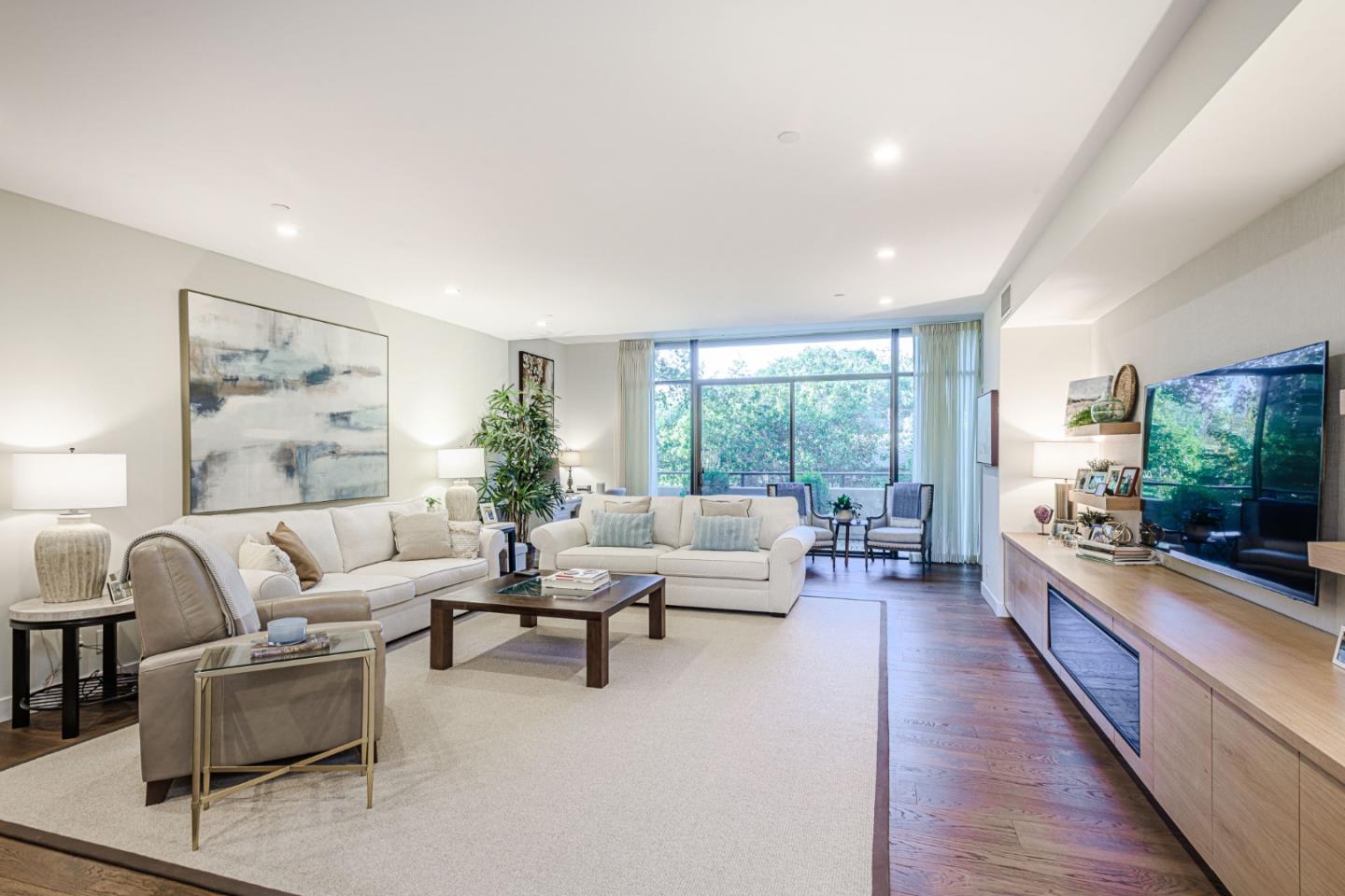 20 West 3rd Avenue 202