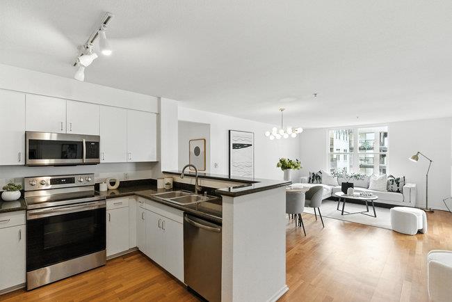 8200 Oceanview Terrace 321