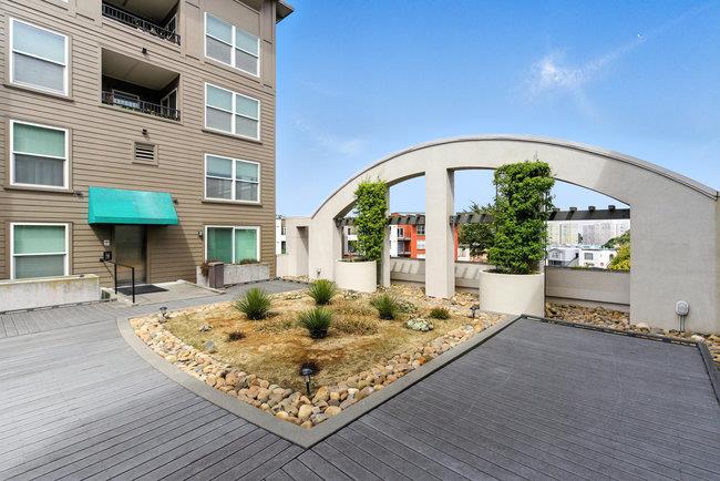 8200 Oceanview Terrace 321