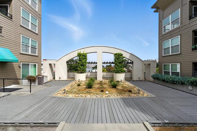 8200 Oceanview Terrace 321