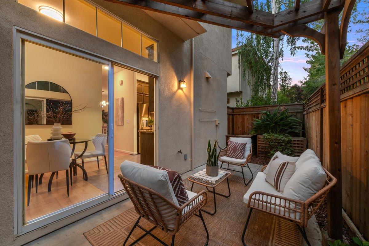 14 Arroyo View Circle