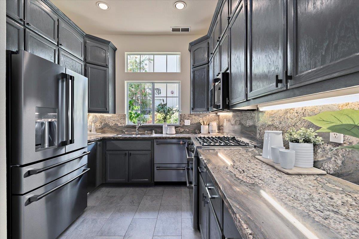 14 Arroyo View Circle