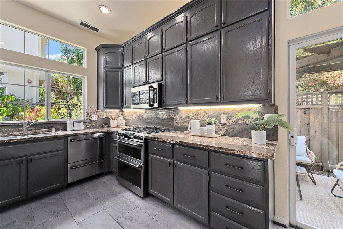 14 Arroyo View Circle