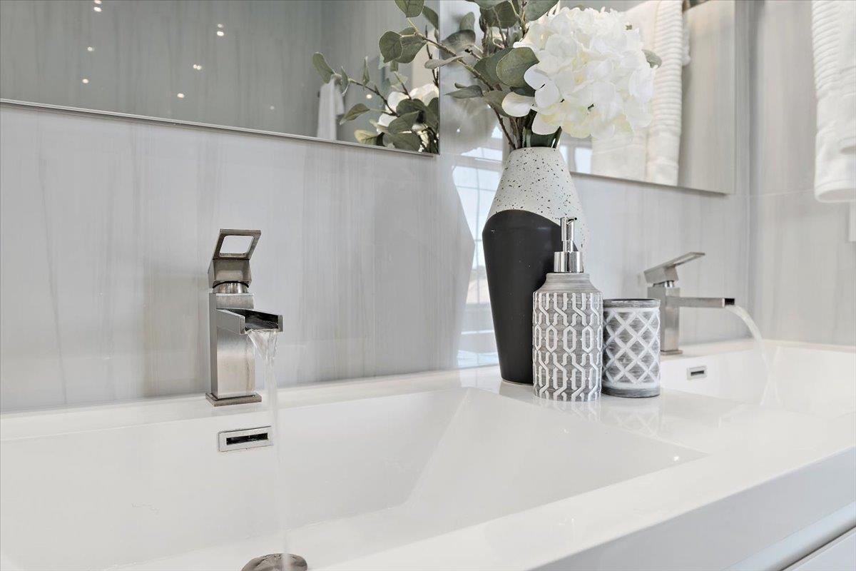 14 Arroyo View Circle