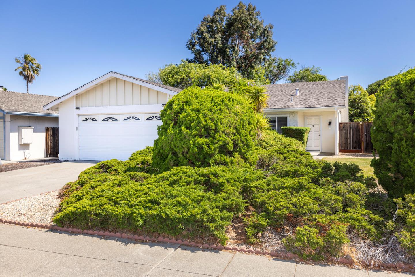 327 Chesapeake Avenue