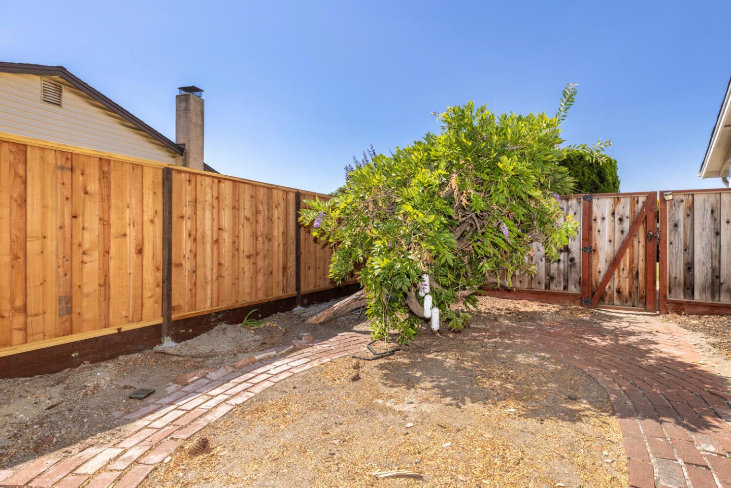327 Chesapeake Avenue