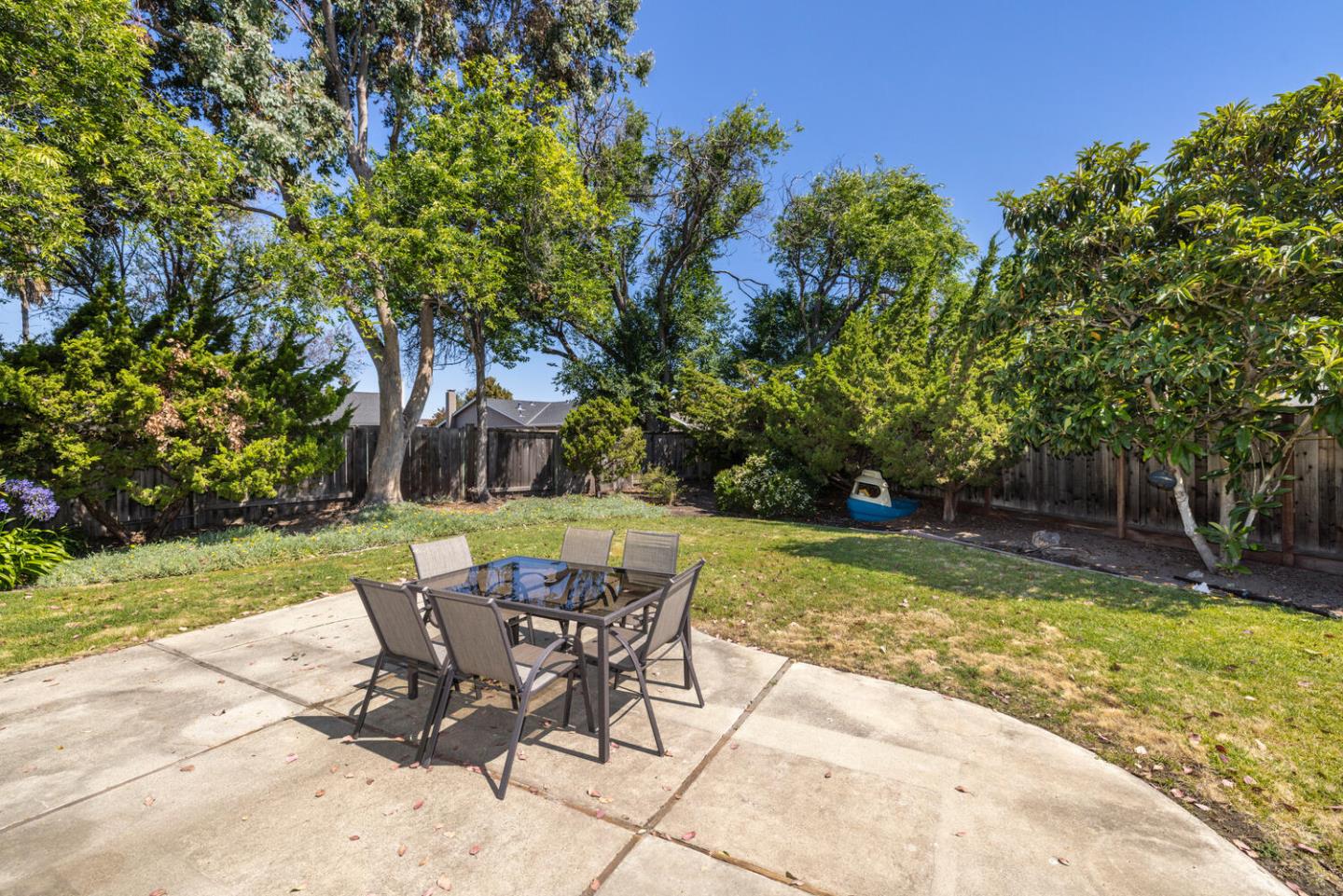 327 Chesapeake Avenue