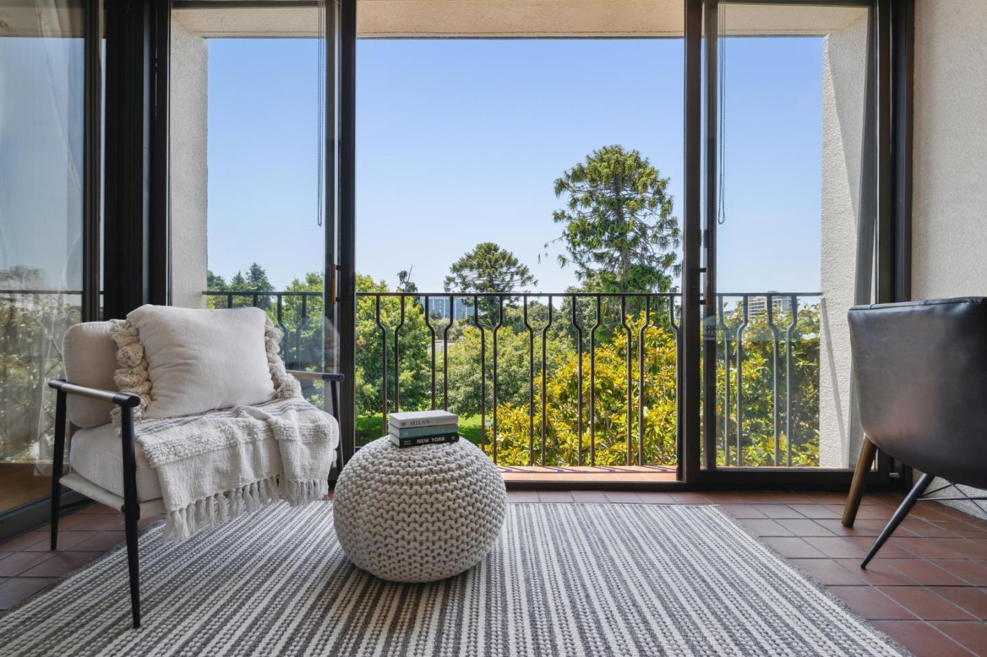 555 Laurel Avenue 314