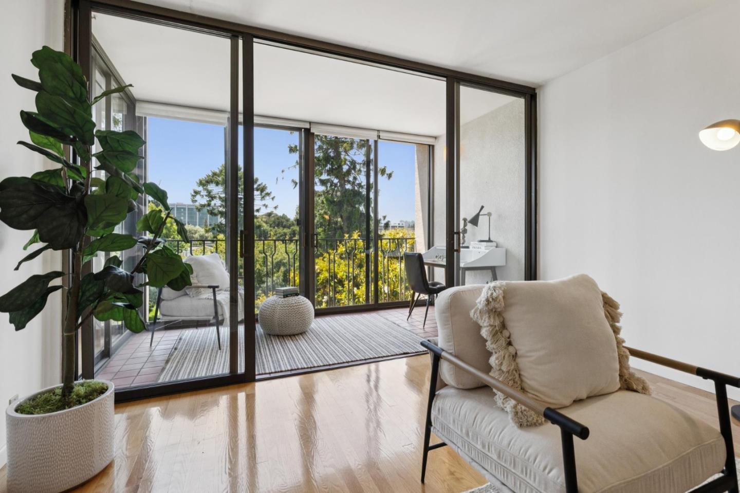 555 Laurel Avenue 314