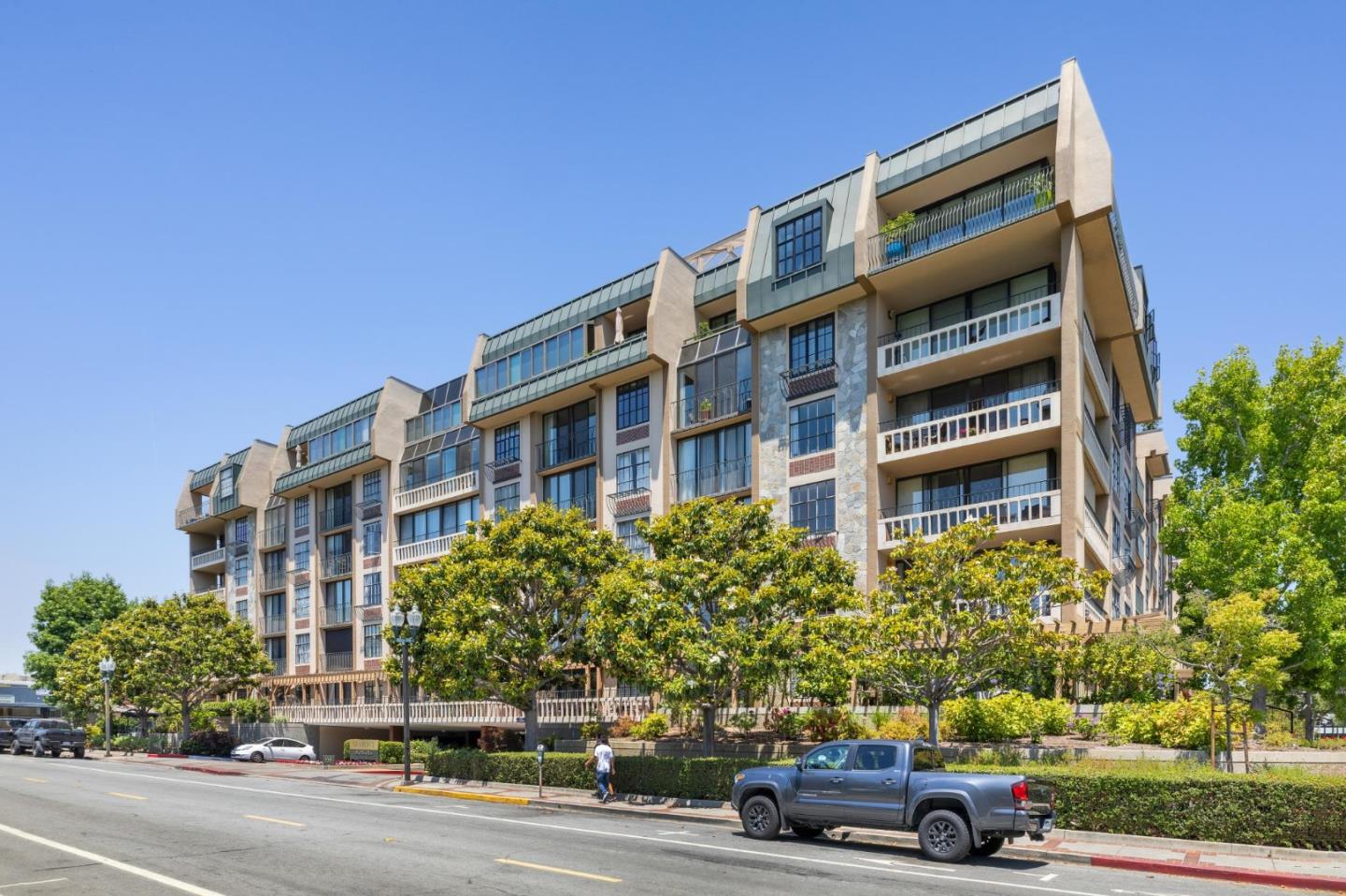 555 Laurel Avenue 314