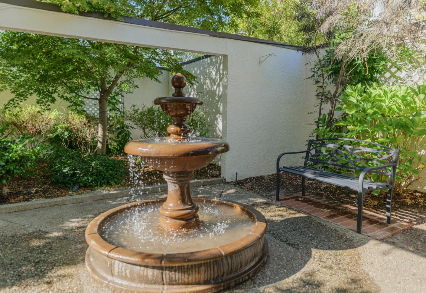 1919 Alameda De Las Pulgas 26