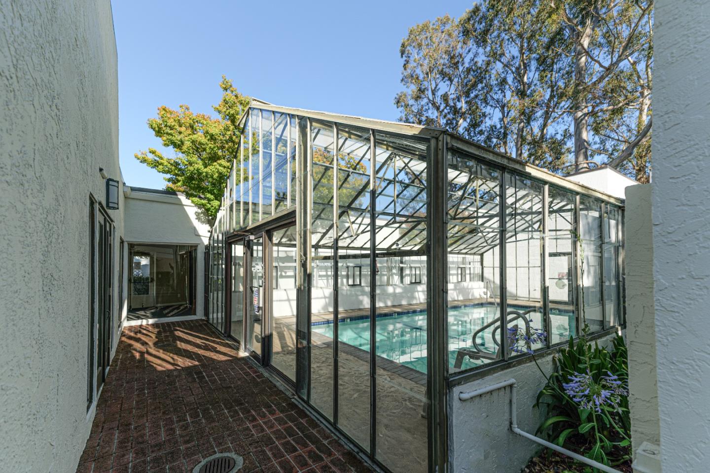 1919 Alameda De Las Pulgas 26