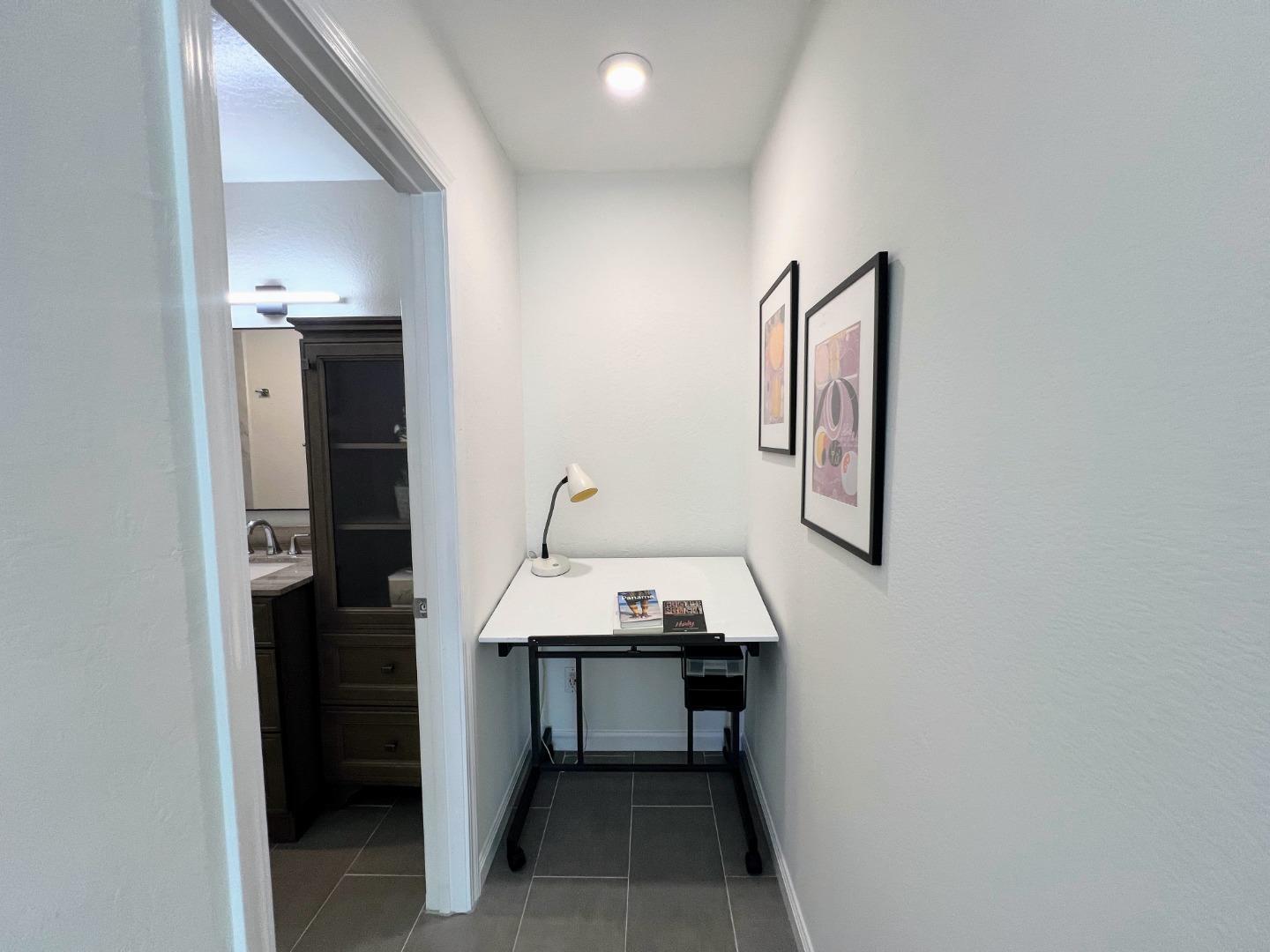 1919 Alameda De Las Pulgas 26