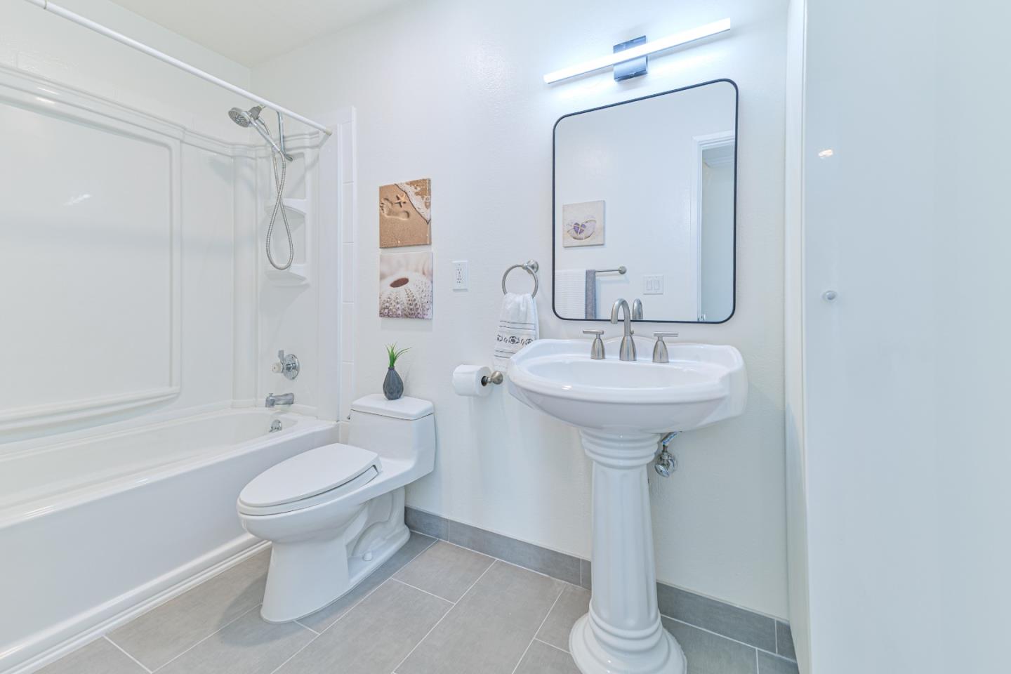 1919 Alameda De Las Pulgas 26