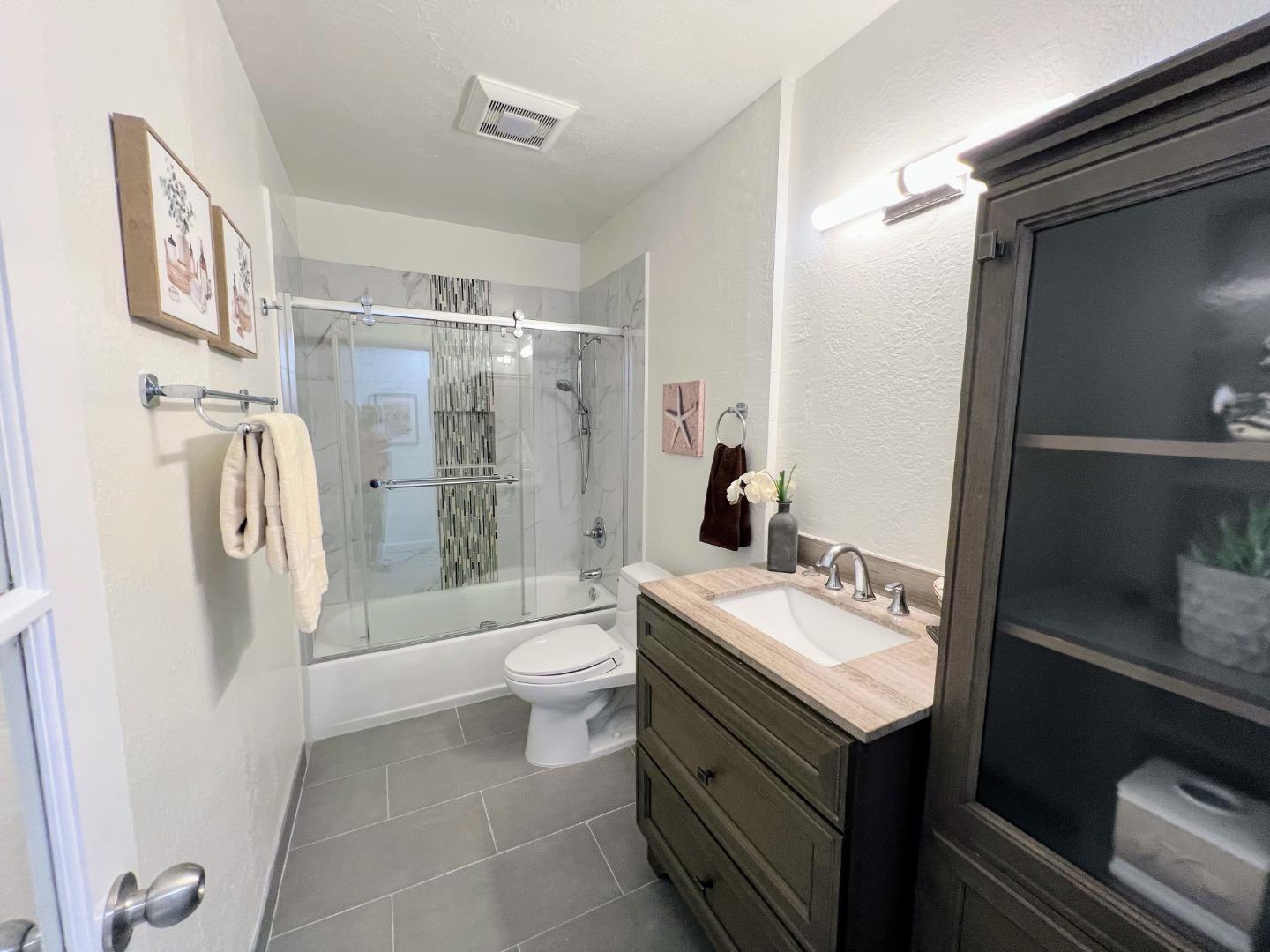 1919 Alameda De Las Pulgas 26