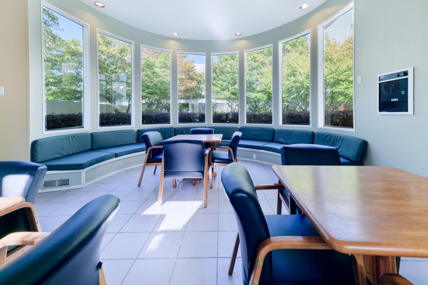 1919 Alameda De Las Pulgas 26