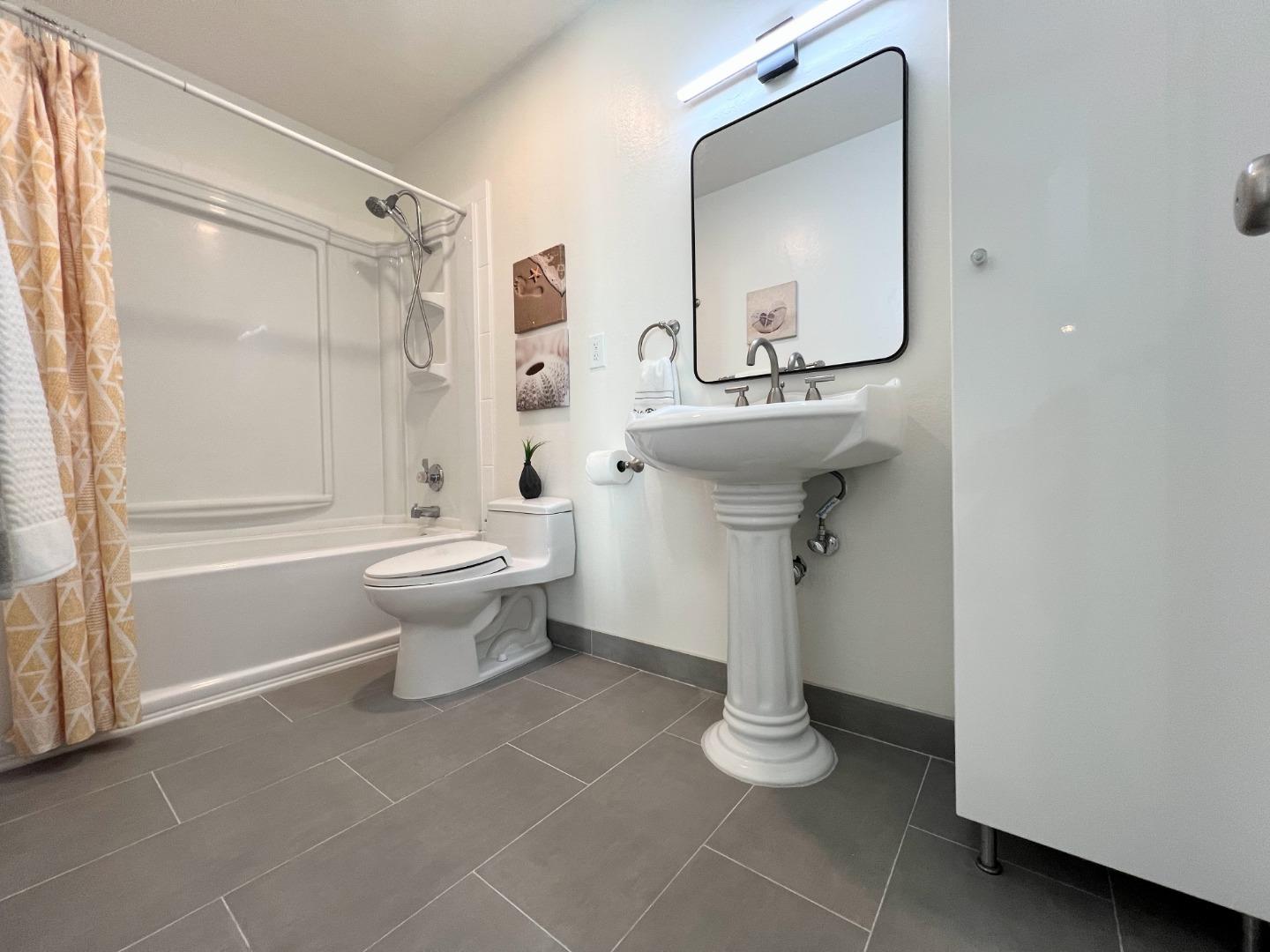 1919 Alameda De Las Pulgas 26