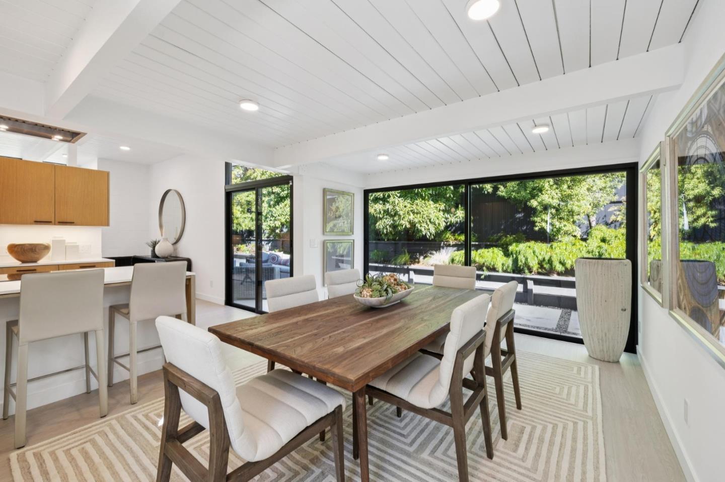 1651 Lexington