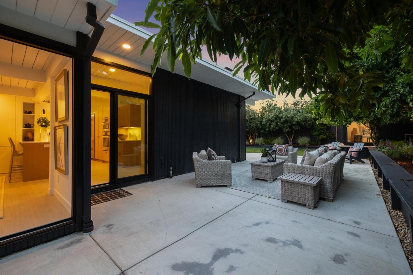 1651 Lexington