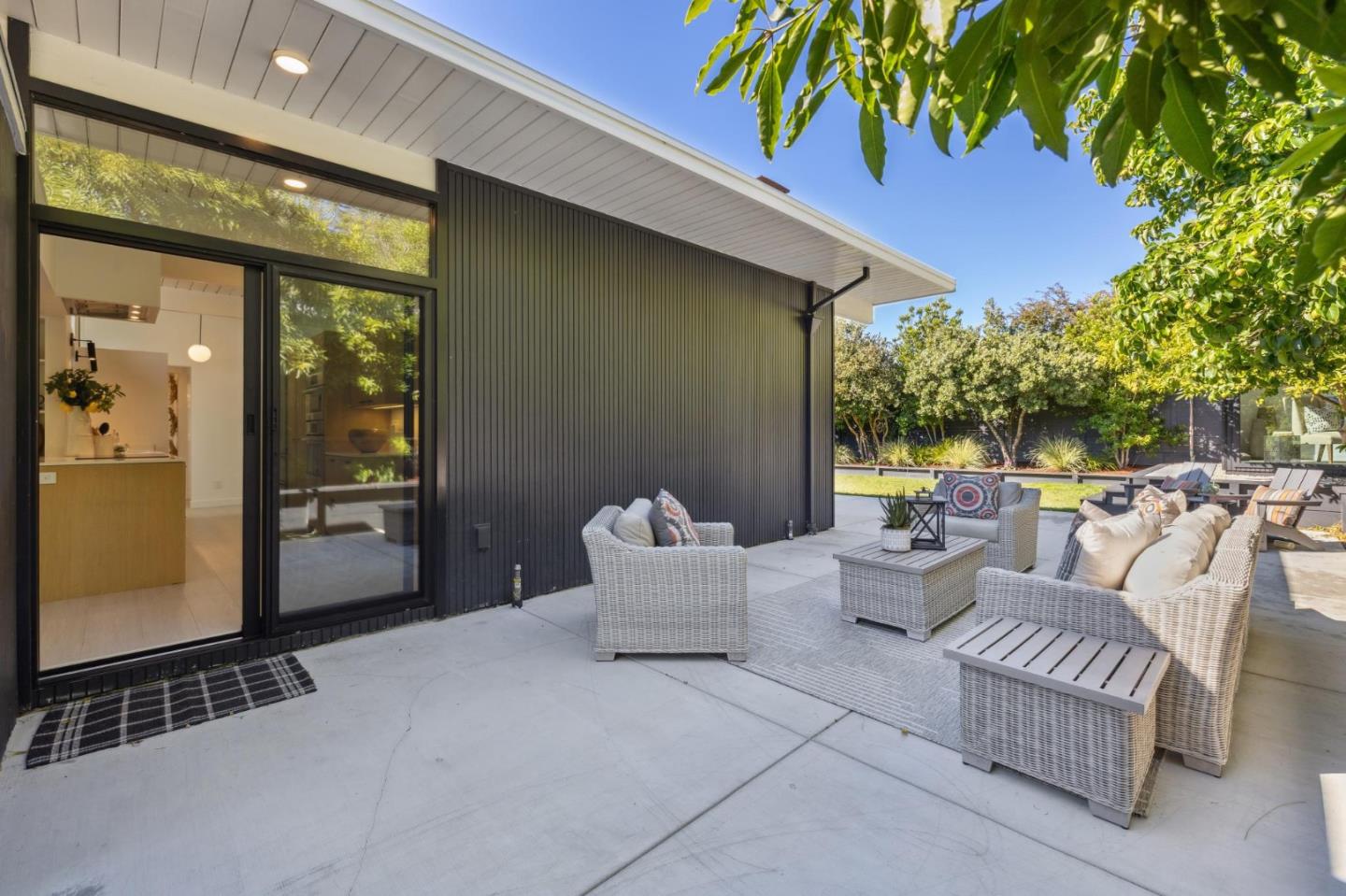 1651 Lexington