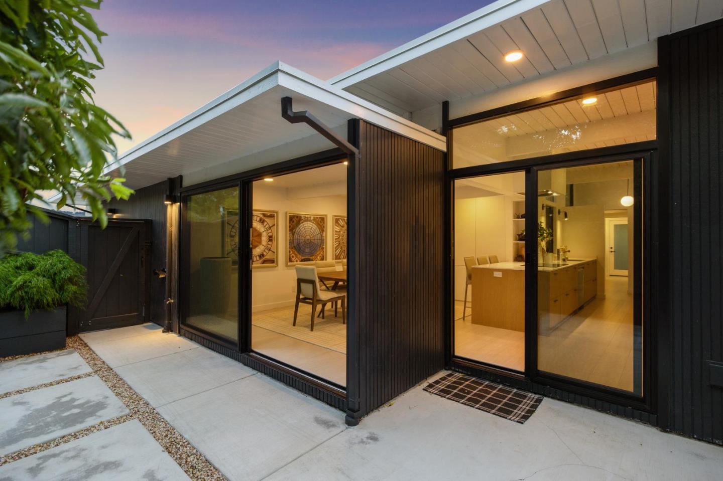 1651 Lexington