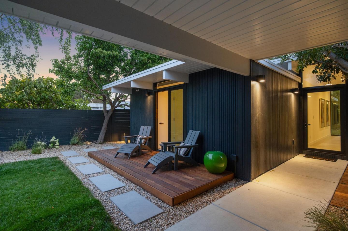 1651 Lexington