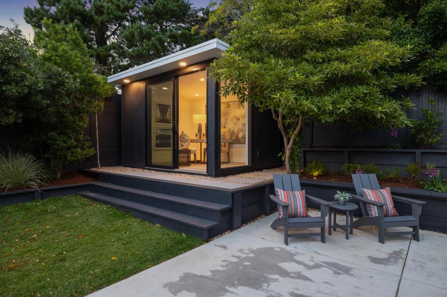 1651 Lexington