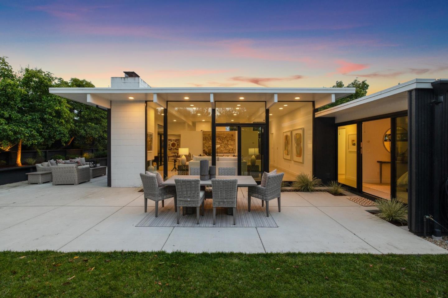 1651 Lexington