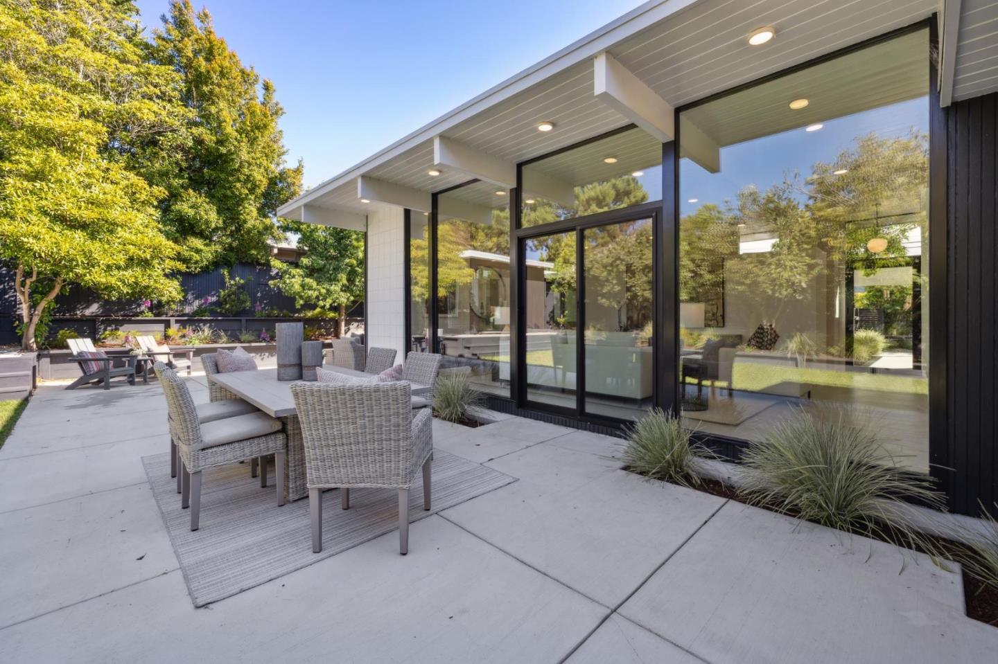 1651 Lexington