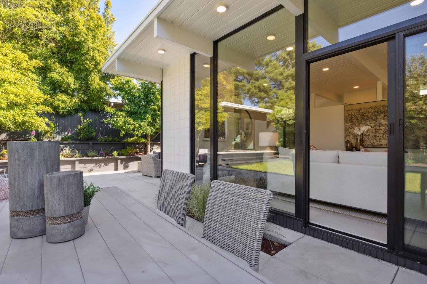 1651 Lexington