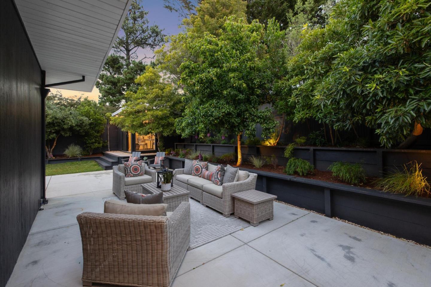 1651 Lexington