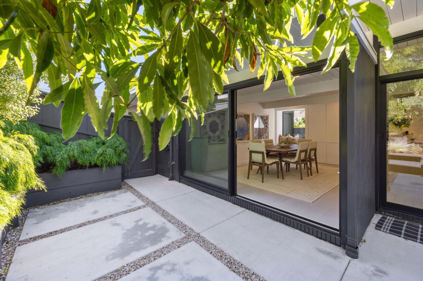1651 Lexington