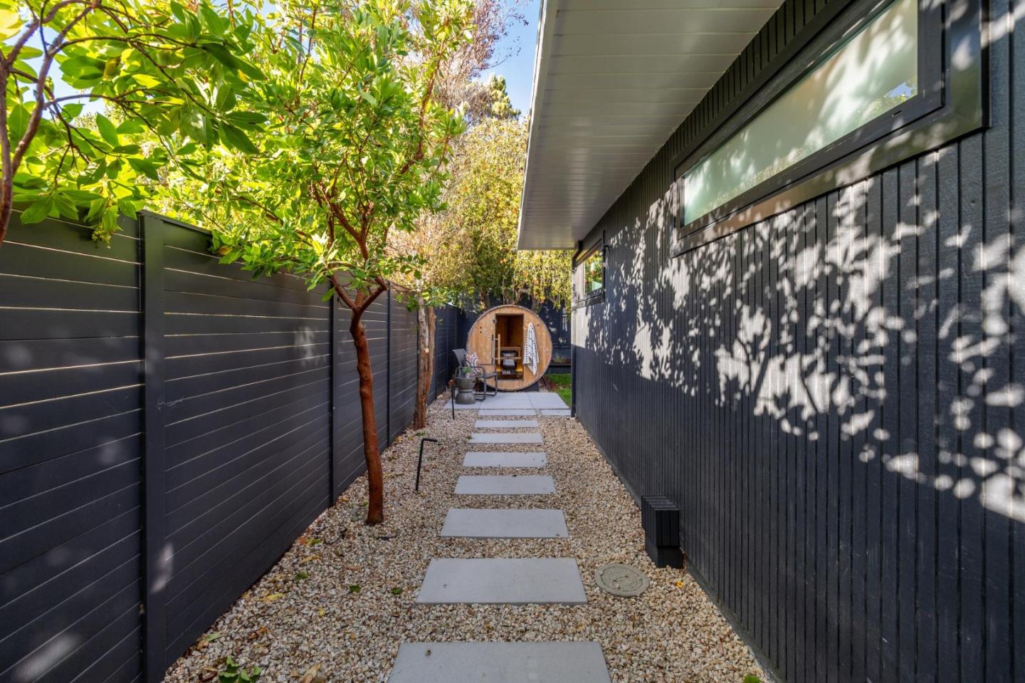 1651 Lexington