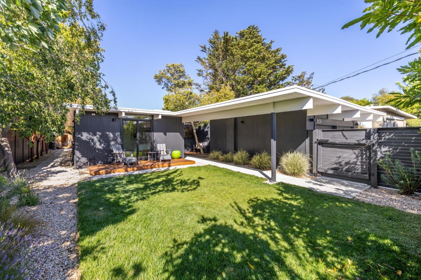1651 Lexington
