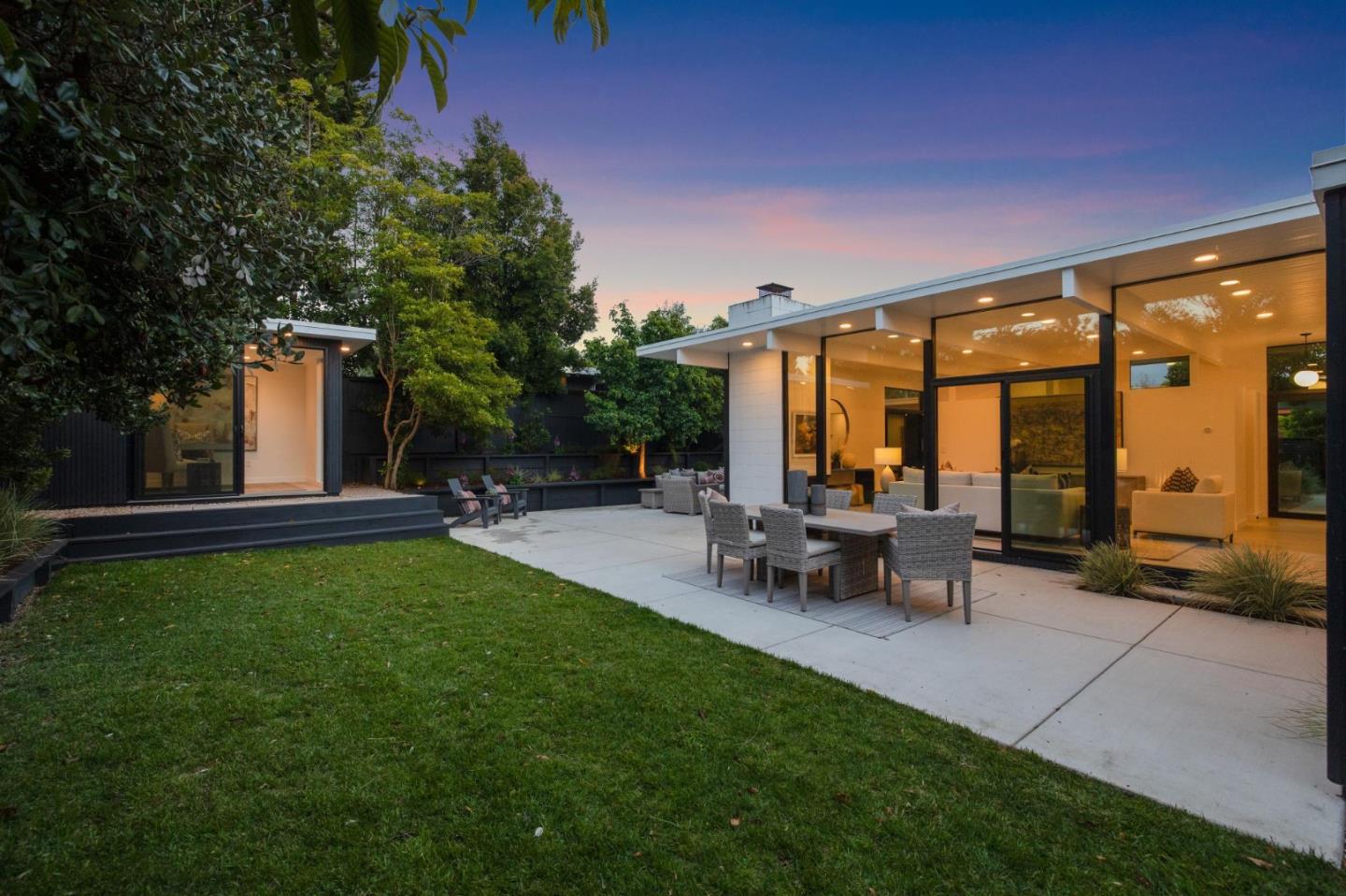 1651 Lexington