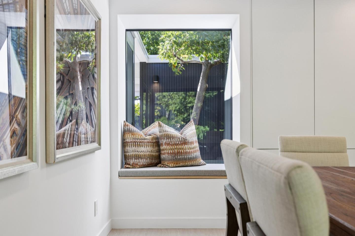 1651 Lexington