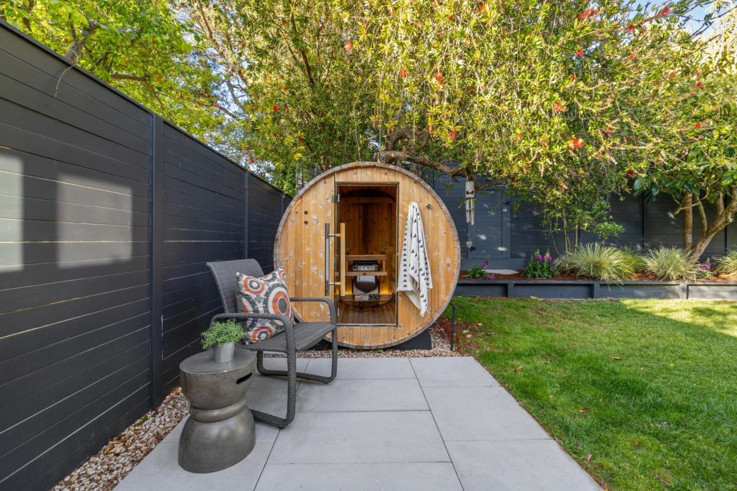 1651 Lexington