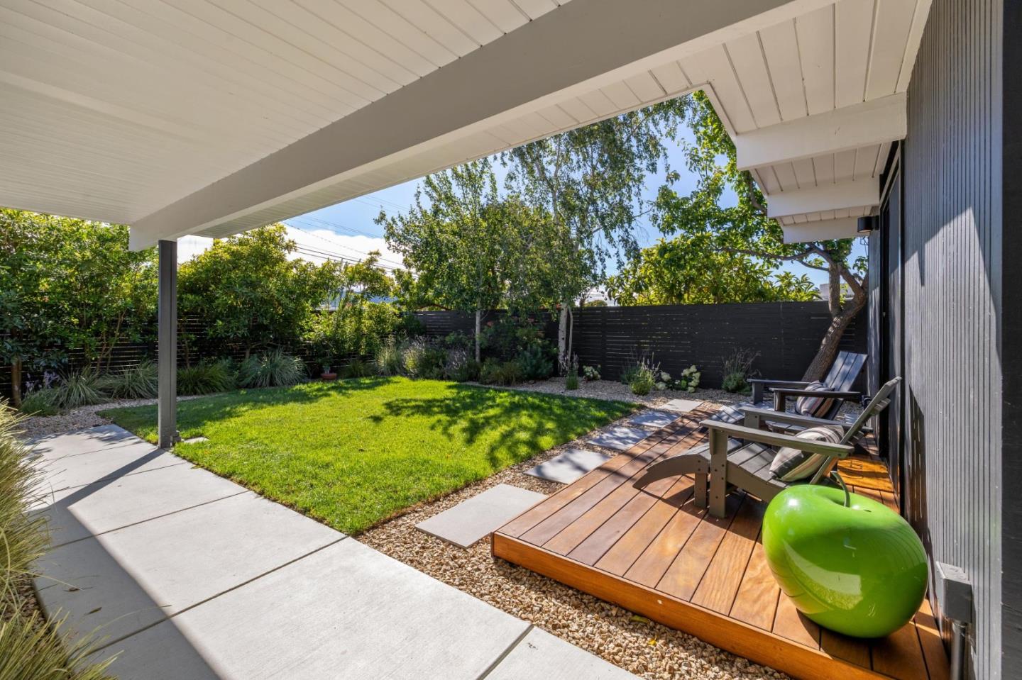 1651 Lexington