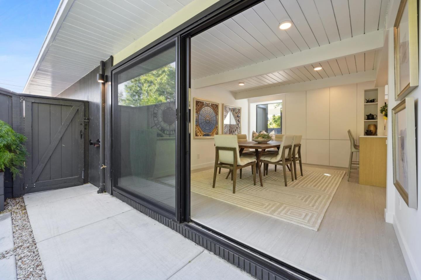 1651 Lexington