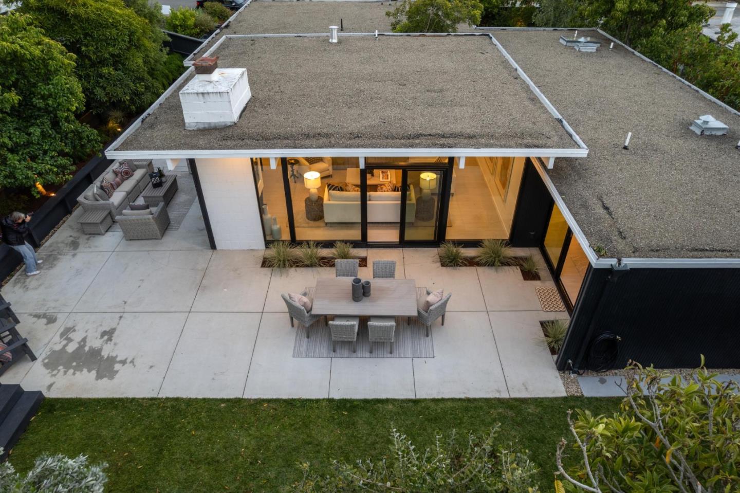 1651 Lexington