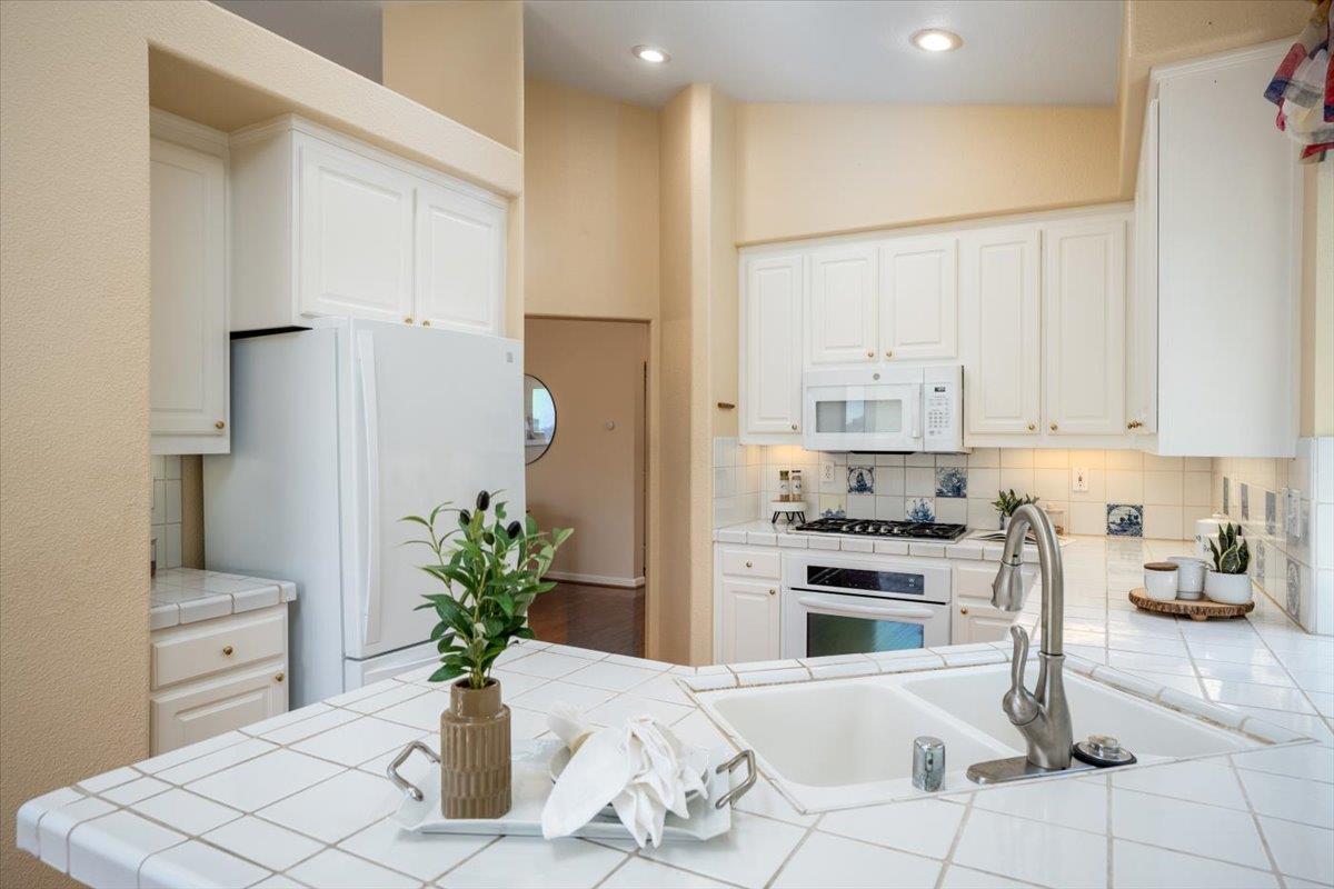 25 Windcrest Lane