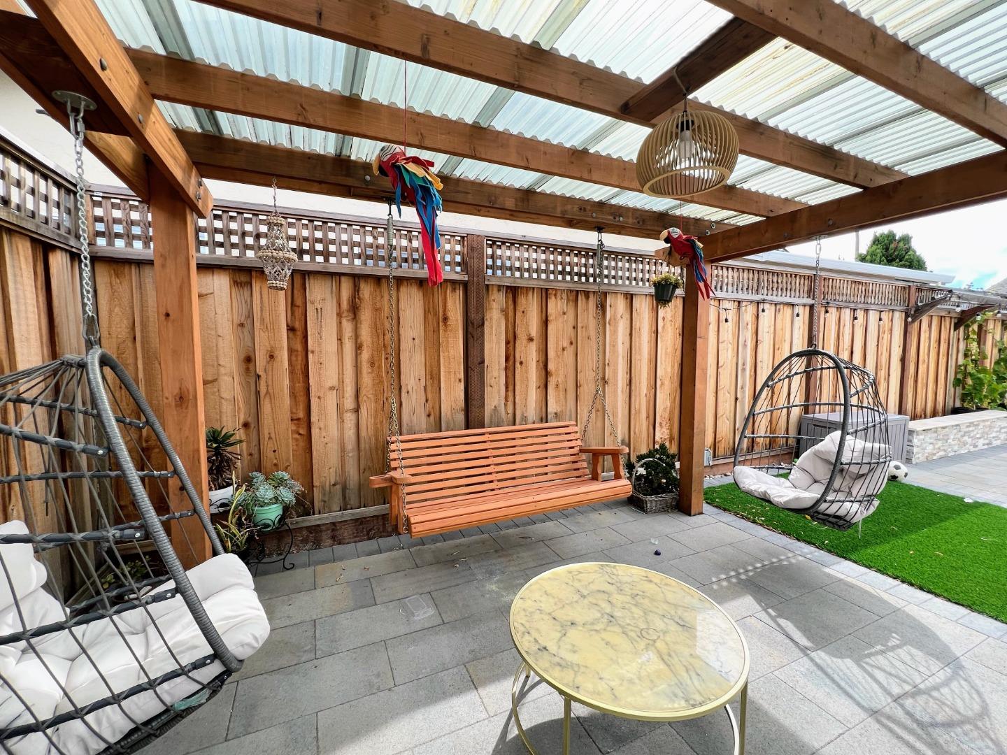 906 Crane Avenue