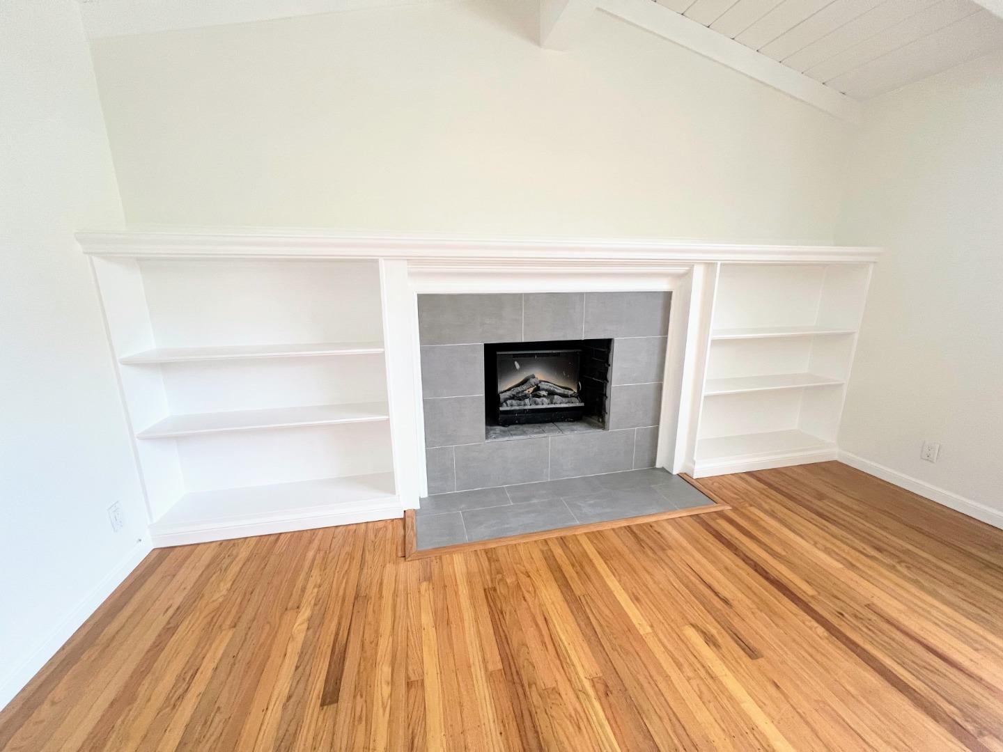 906 Crane Avenue