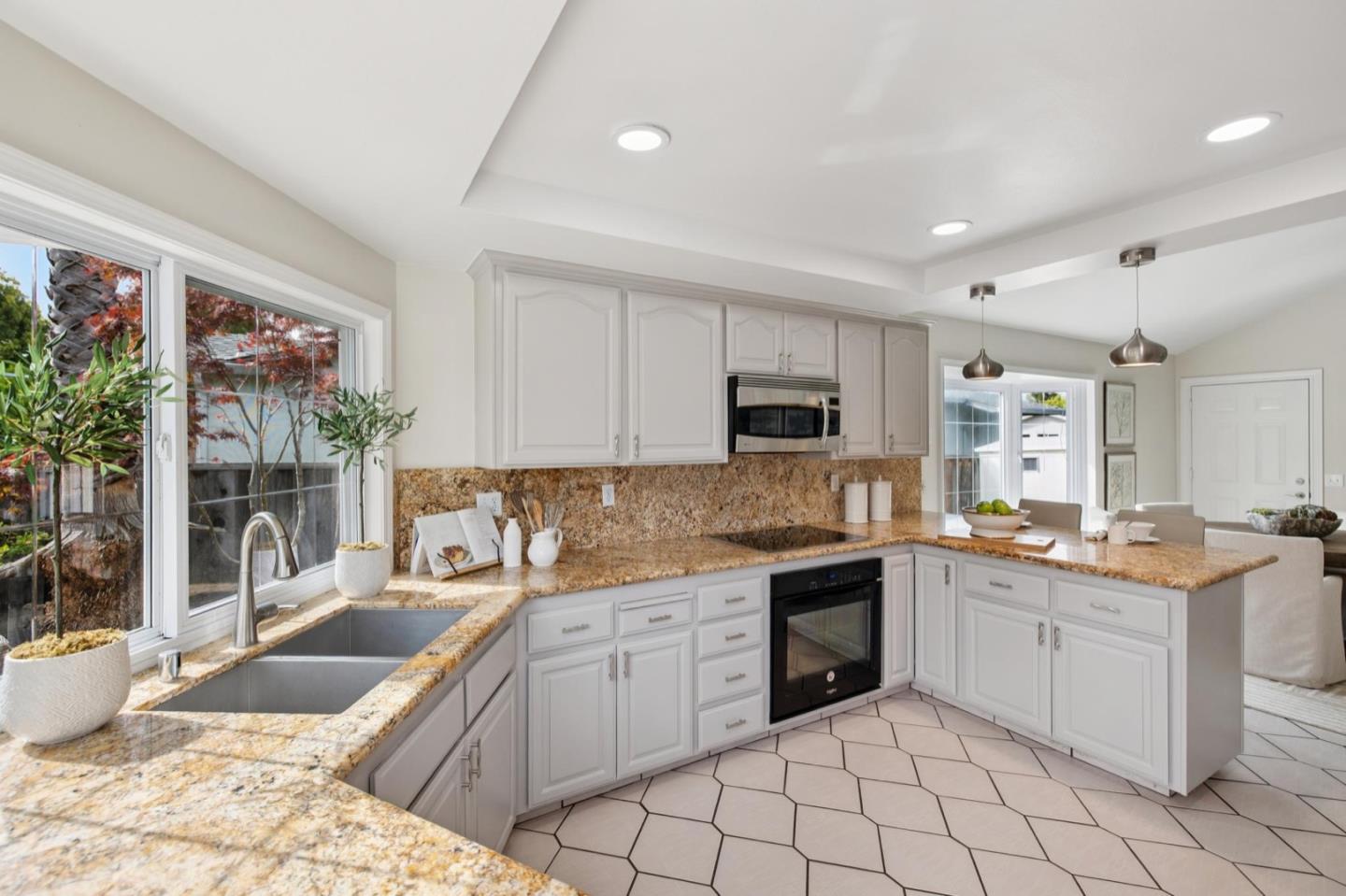 561 Anchor Circle