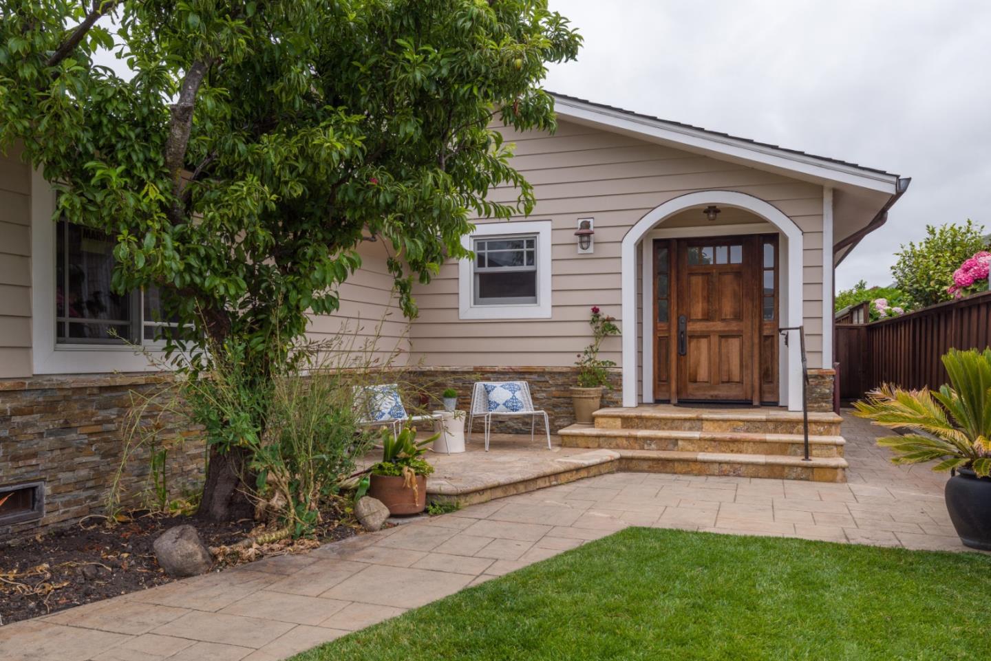 607 Alsace Lorraine Ave