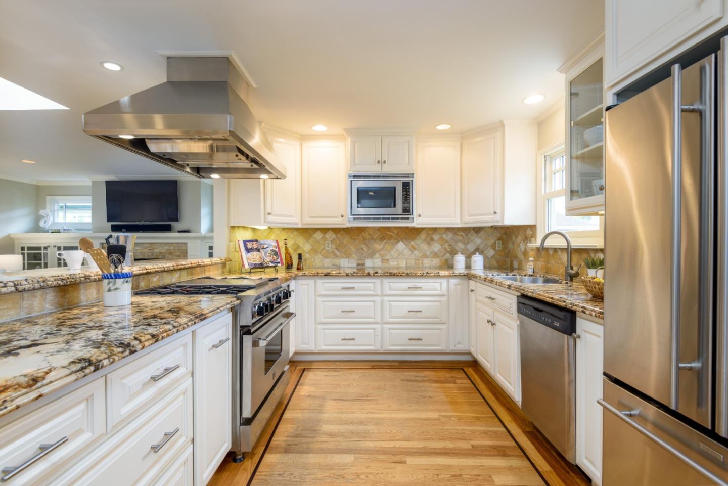 607 Alsace Lorraine Ave