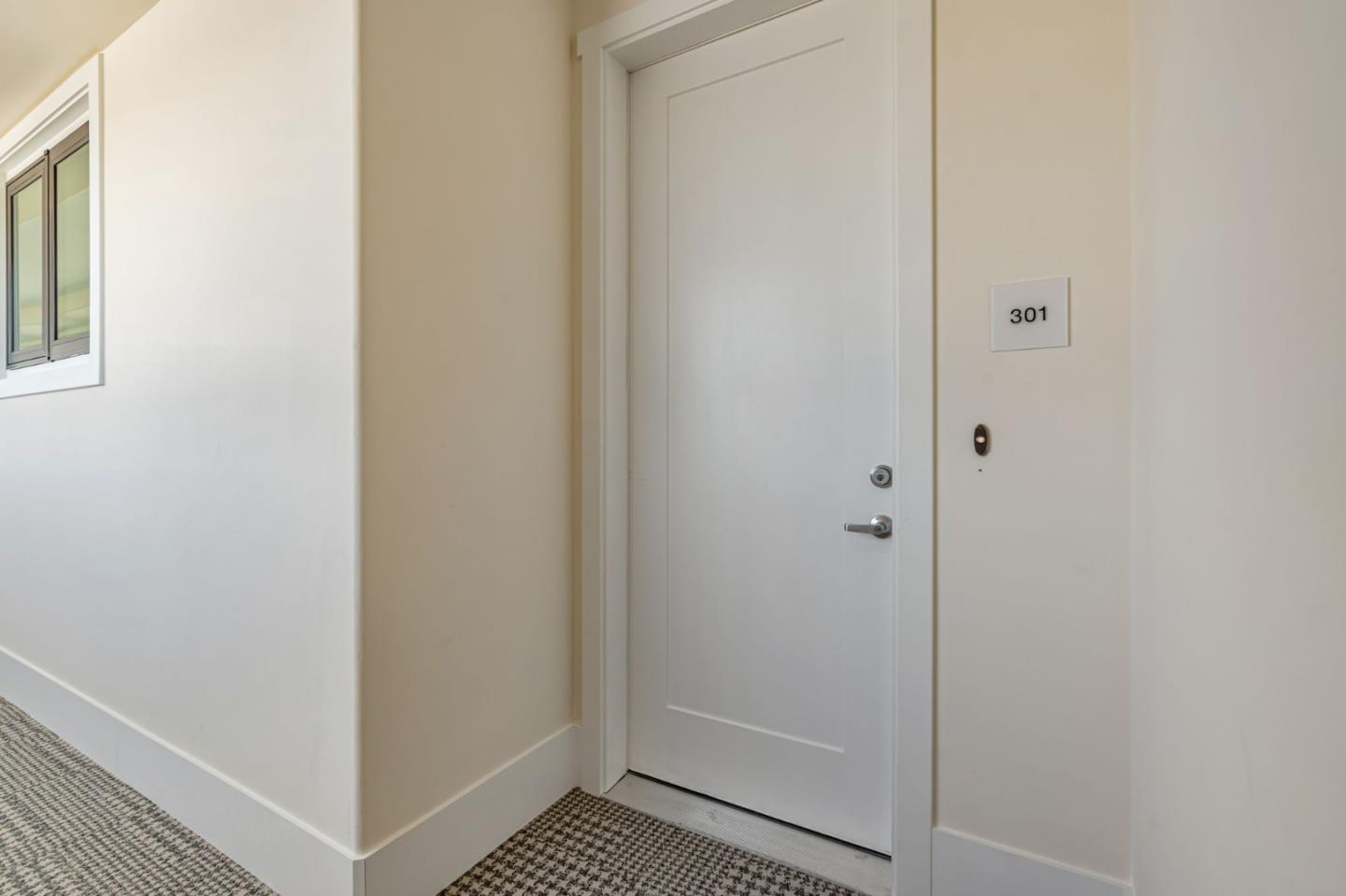 1667 Avenue 301