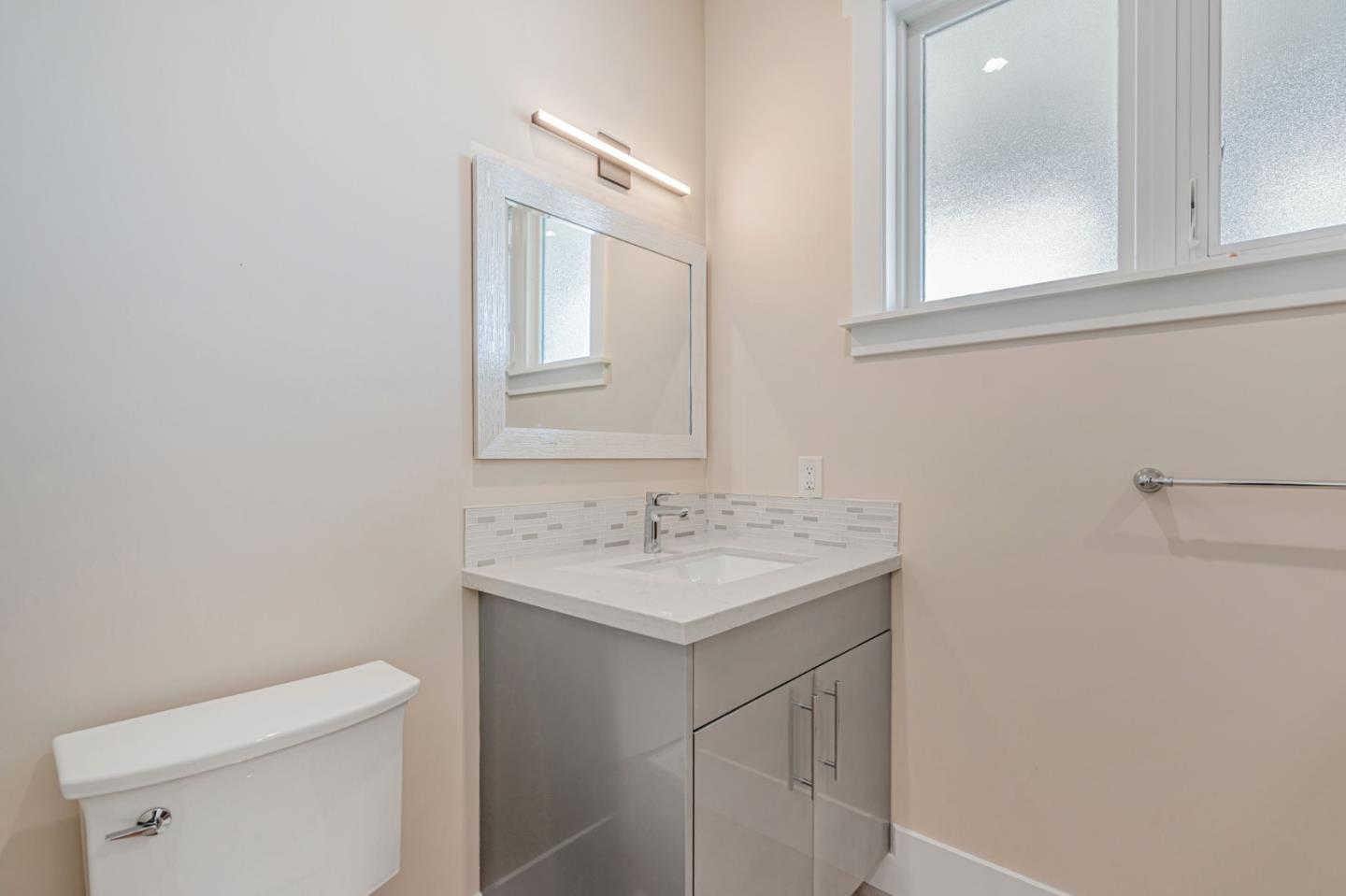 1667 Avenue 301