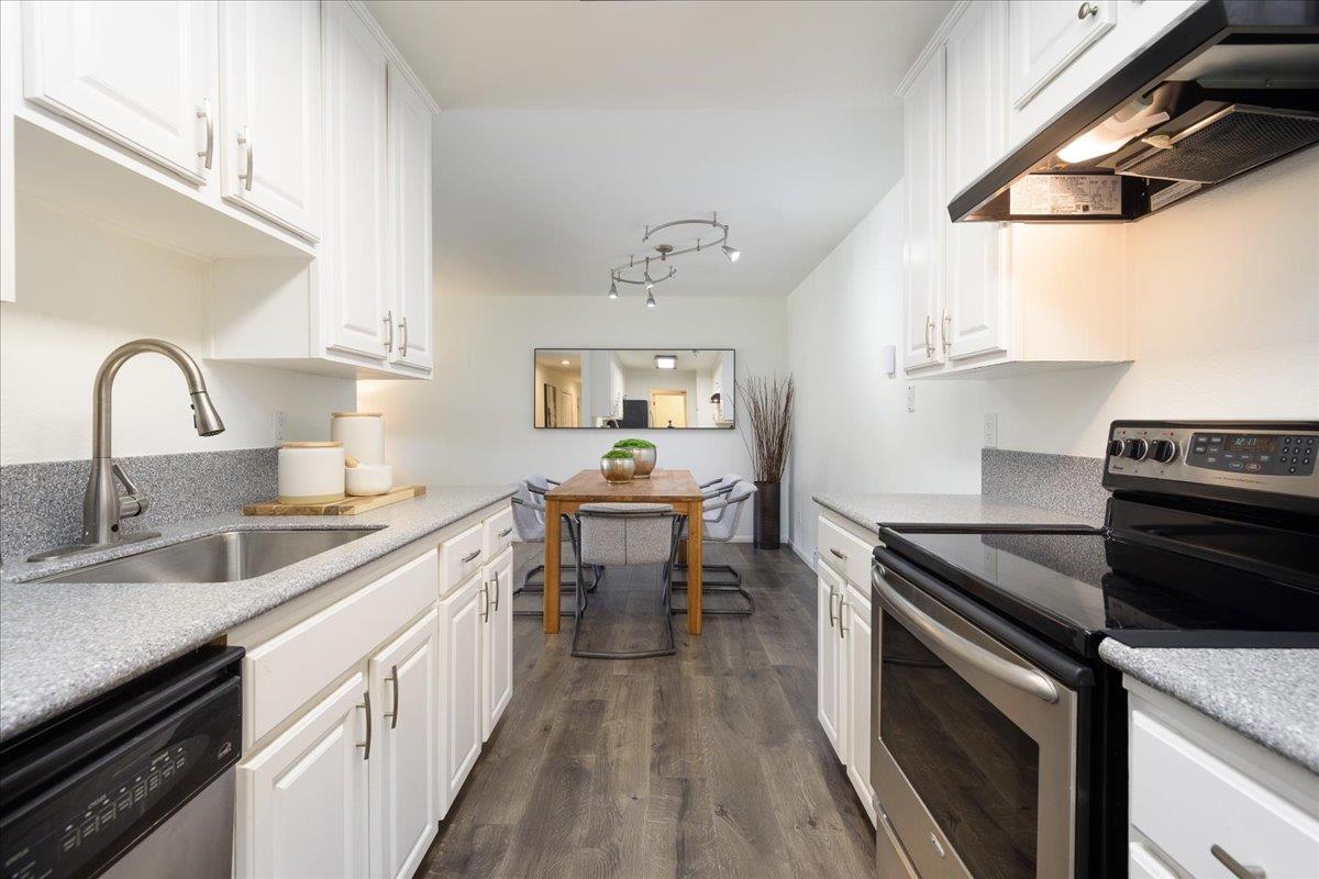 1031 Cherry Avenue 33