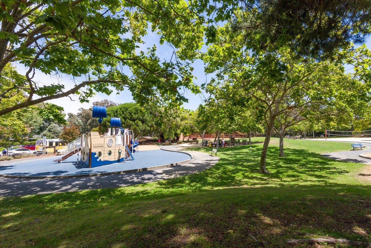 1031 Cherry Avenue 33